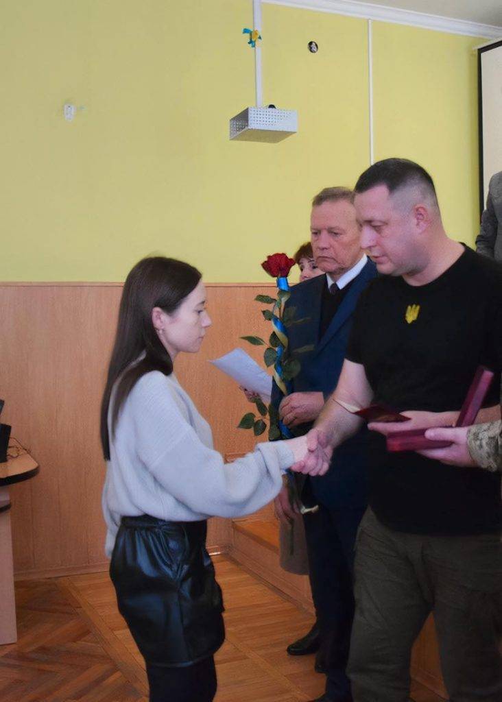 На Буковині та Прикарпатті сім’ям полеглих героїв-прикордонників вручили державні нагороди