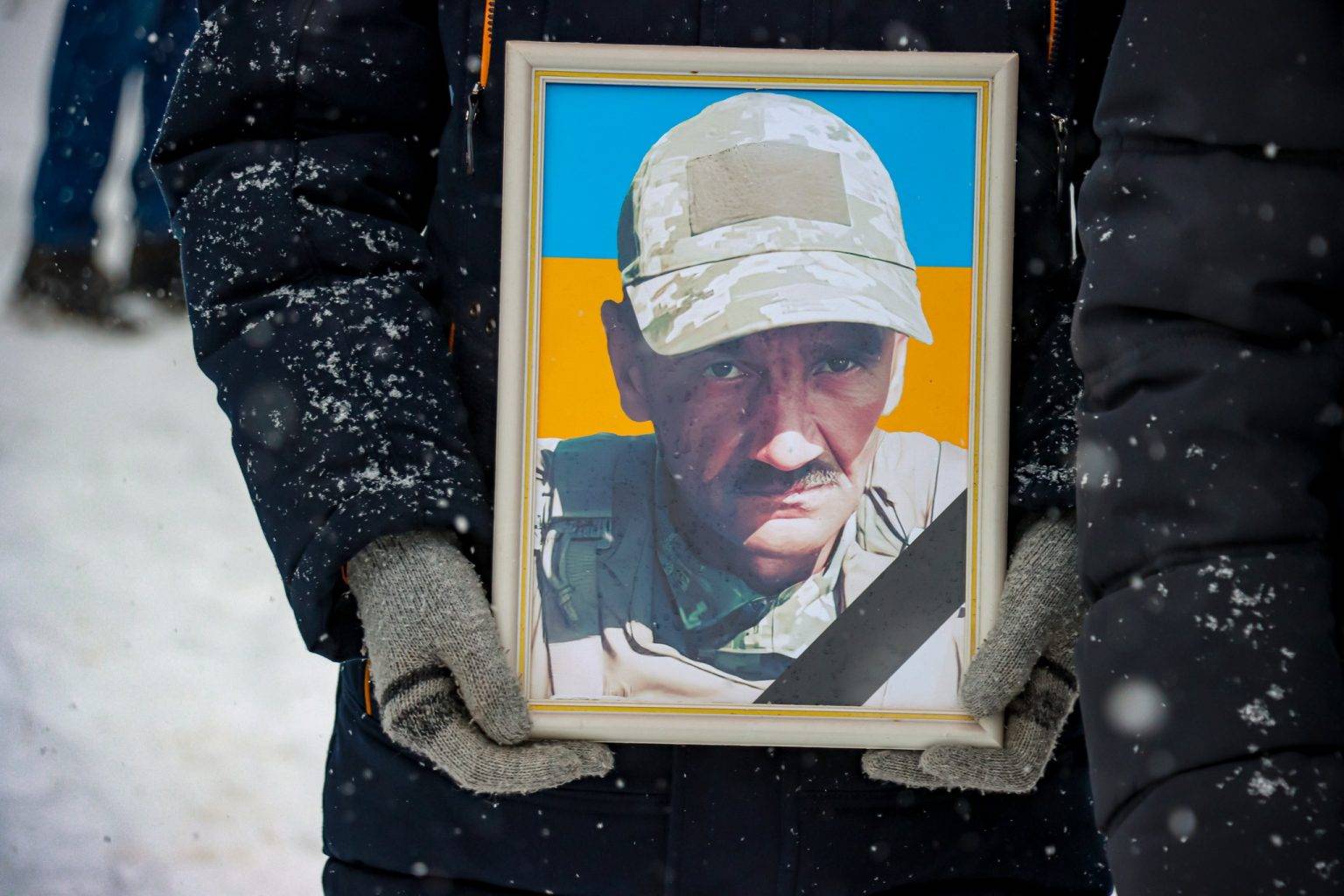 У Рожнятівській громаді провели в останню дорогу захисникаРомана Янківа