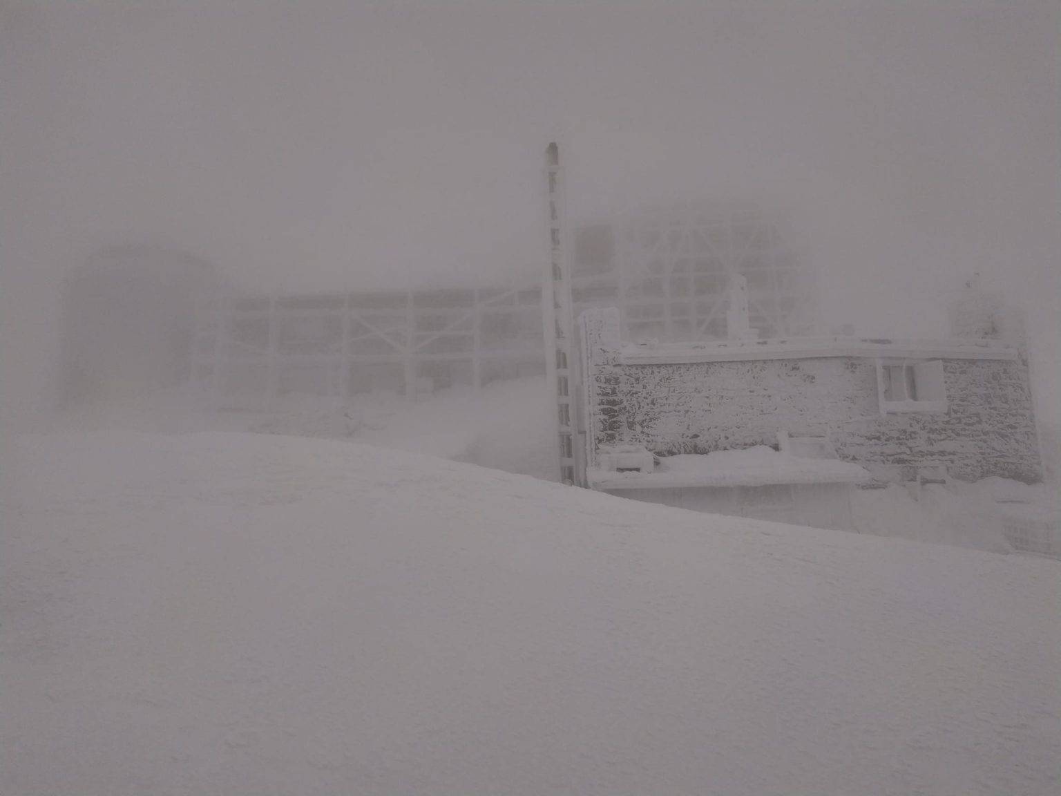 Мороз до -15 та заметіль: у Карпатах значно погіршилася погода