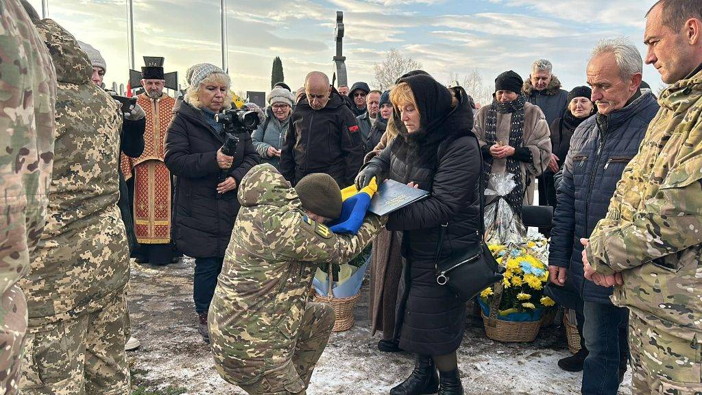Надвірнянська громада провела в останню дорогу воїна Токарука Володимира