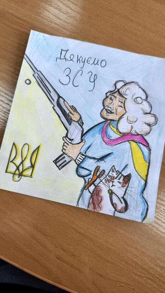 Франківські дітлахи підготували листівки для ЗСУ до свята Миколая