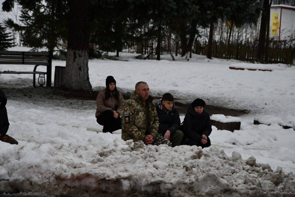 Мешканці Рогатинщини на колінах зустріли полеглого Івана Михайлика ФОТО