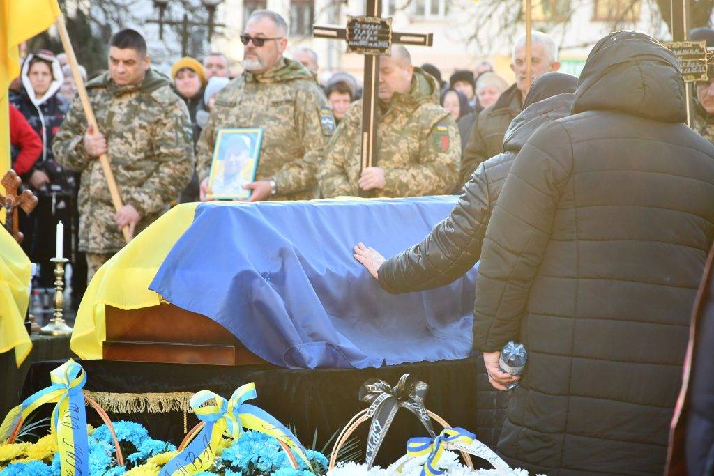 Рогатинська громада провела в останню дорогу воїнів Івана Харишина та Сергія Затерка