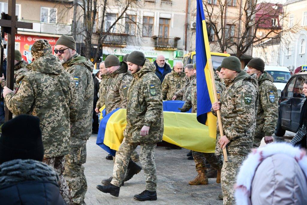 Рогатинська громада провела в останню дорогу воїнів Івана Харишина та Сергія Затерка