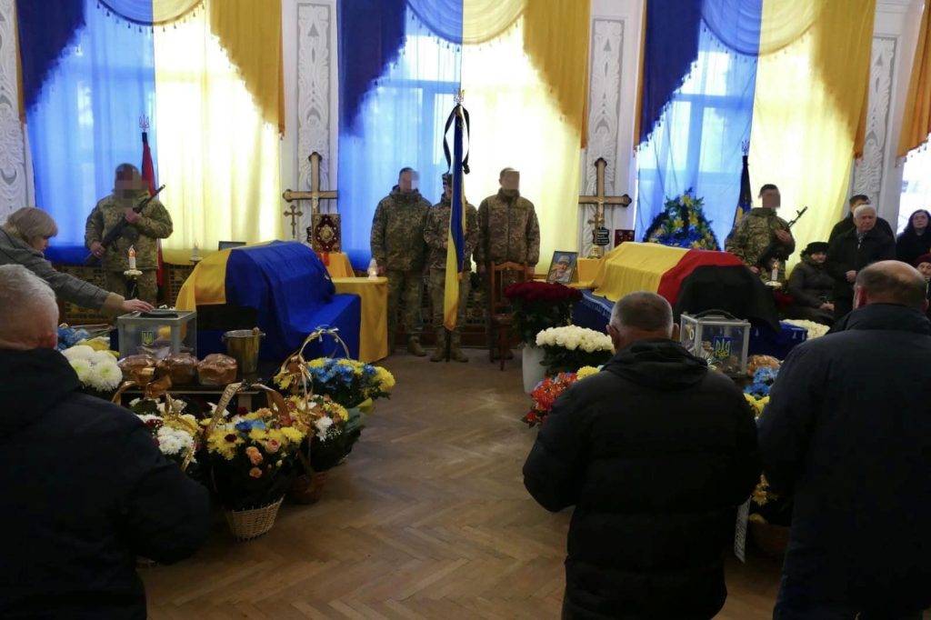 Мешканці Калущини провели на вічний спочинок двох земляків-героїв