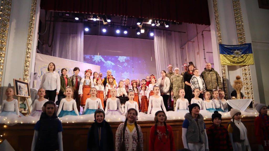 У Коломиї показали різдвяний мюзикл у супроводі військового оркестру