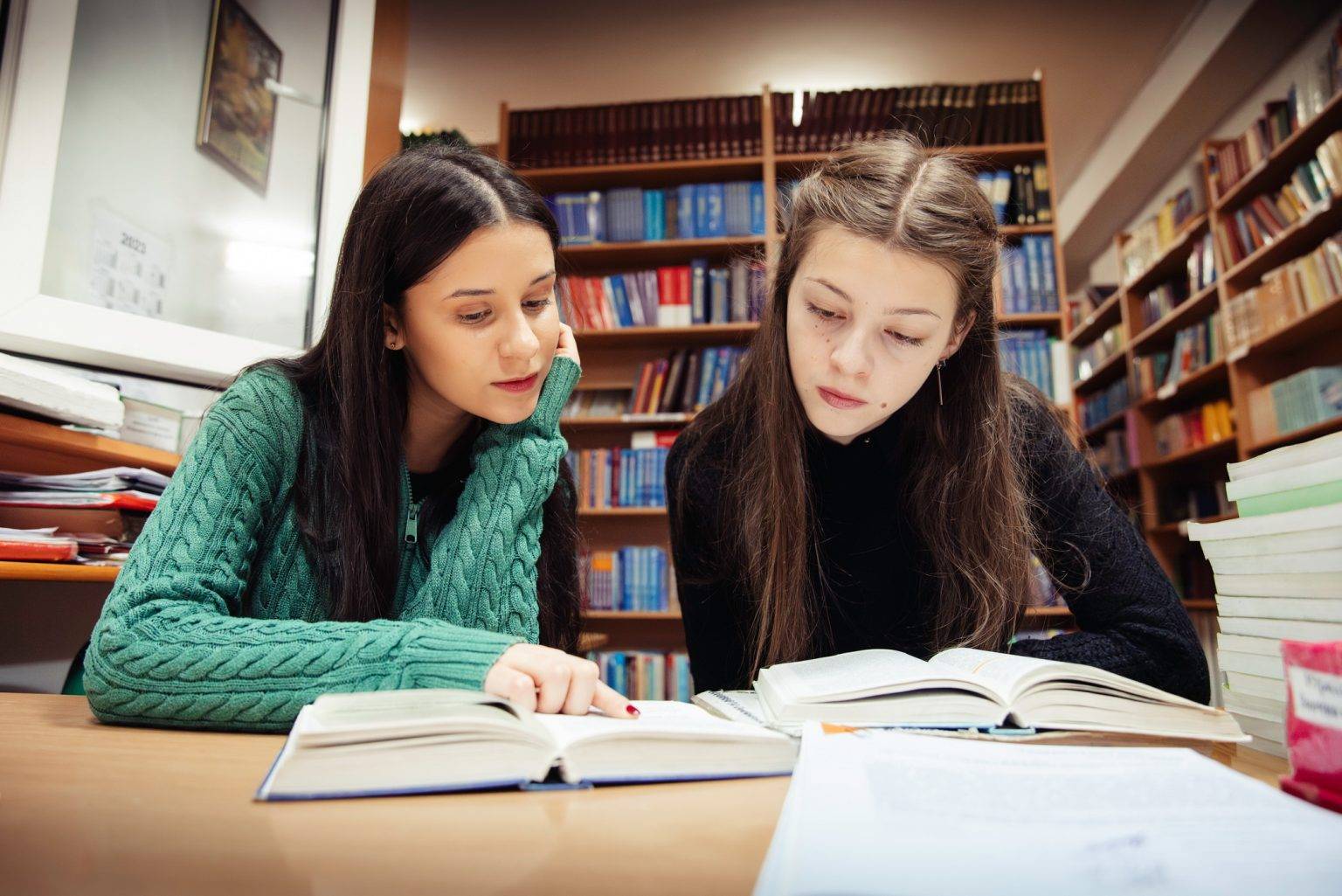 Другокурсниці УКД стали призерками Міжнародних конкурсів з української мови,університет короля данила,конкурс петра яцика 2023