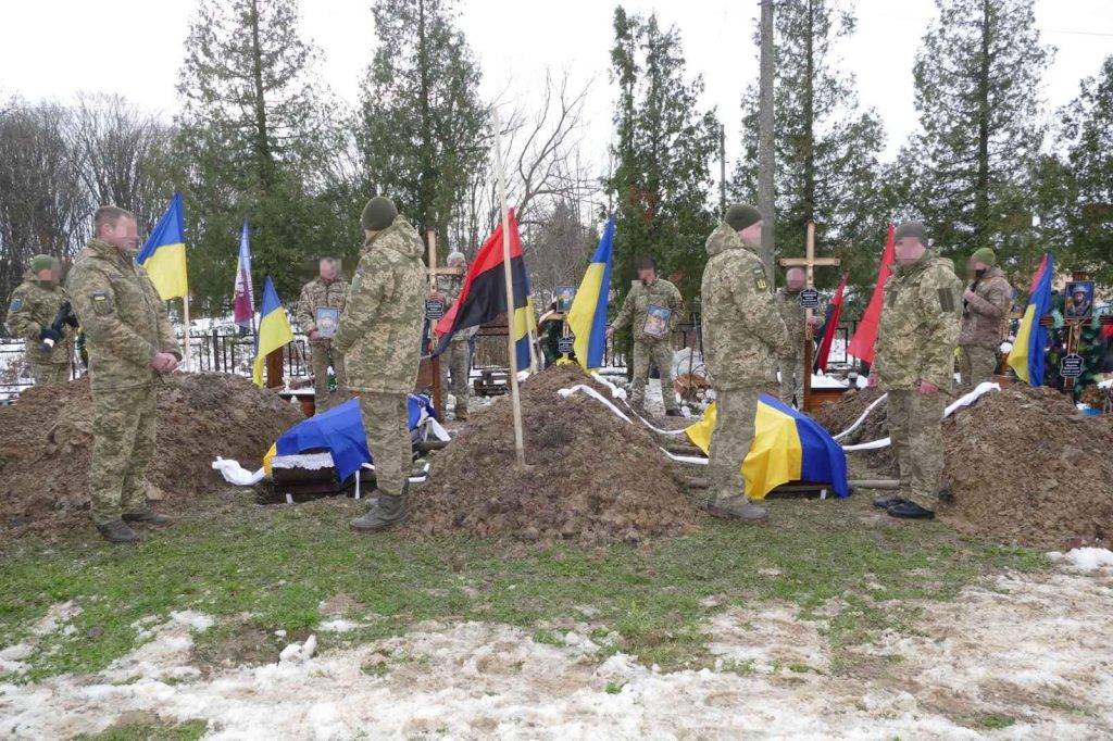 Мешканці Калущини провели на вічний спочинок двох земляків-героїв