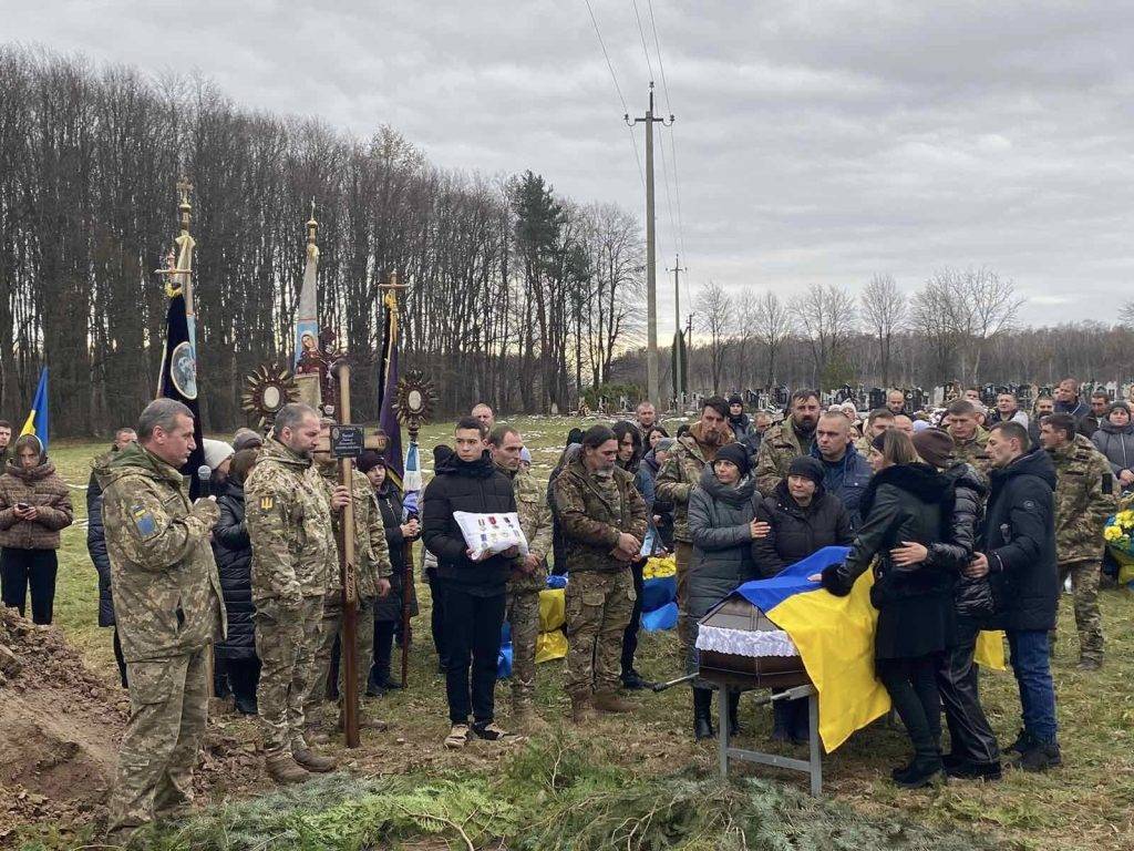 На Франківщині попрощалися з двома мужніми захисниками Василем Данчуком та Василем Федорівим