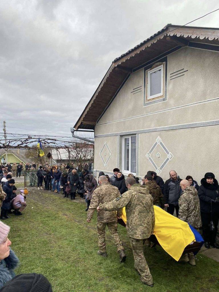 На Франківщині попрощалися з двома мужніми захисниками Василем Данчуком та Василем Федорівим