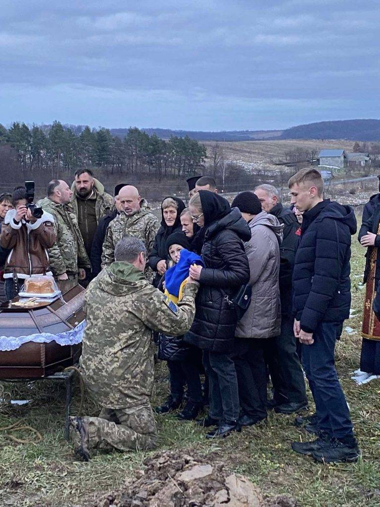 На Франківщині попрощалися з двома мужніми захисниками Василем Данчуком та Василем Федорівим