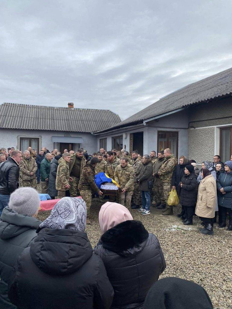 На Франківщині попрощалися з двома мужніми захисниками Василем Данчуком та Василем Федорівим