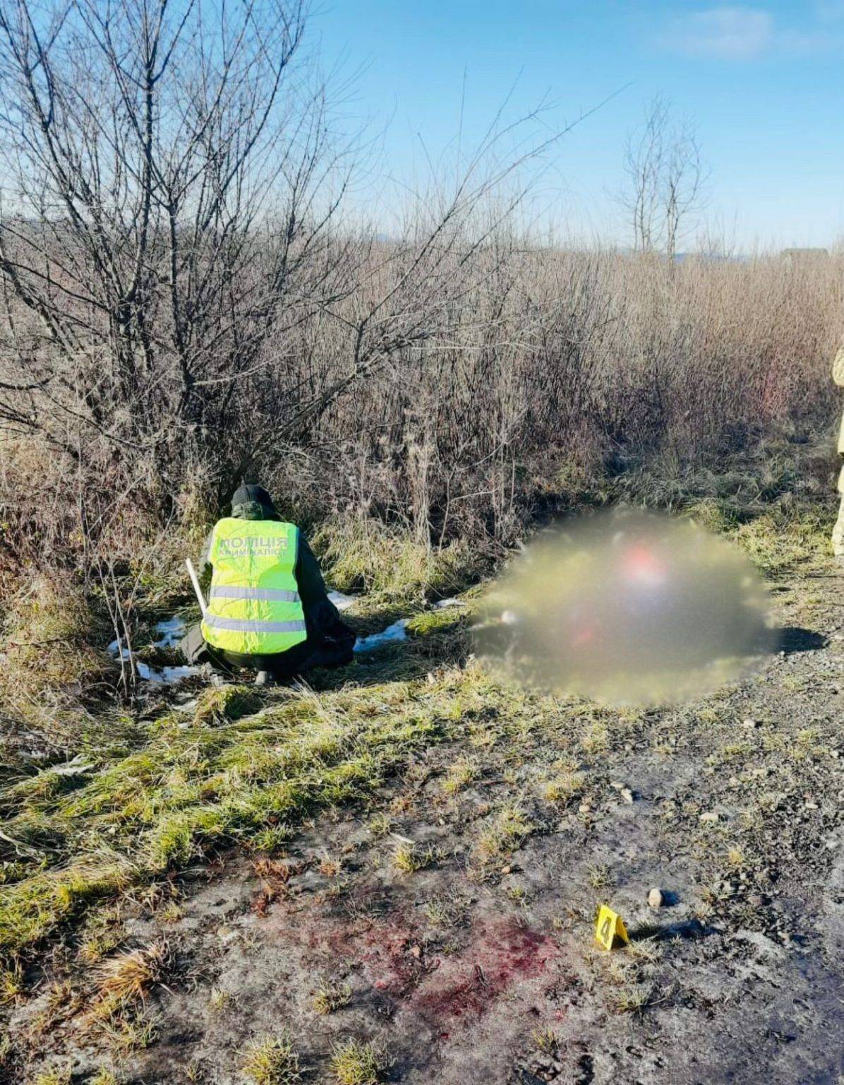 У поліції розповіли шокуючі деталі смерті чоловіка, якого знайшли на об'їзній дорозі у Коломиї