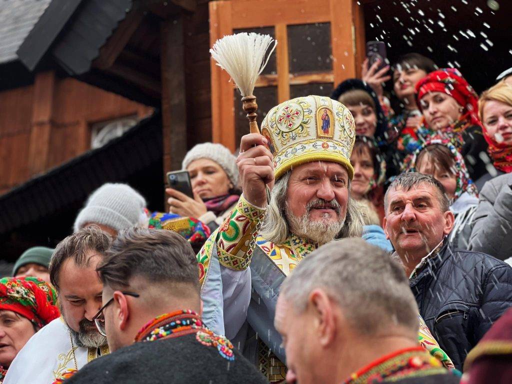 Унікальні традиції предків: у легендарній Криворівні гучно святкують Різдво ФОТО