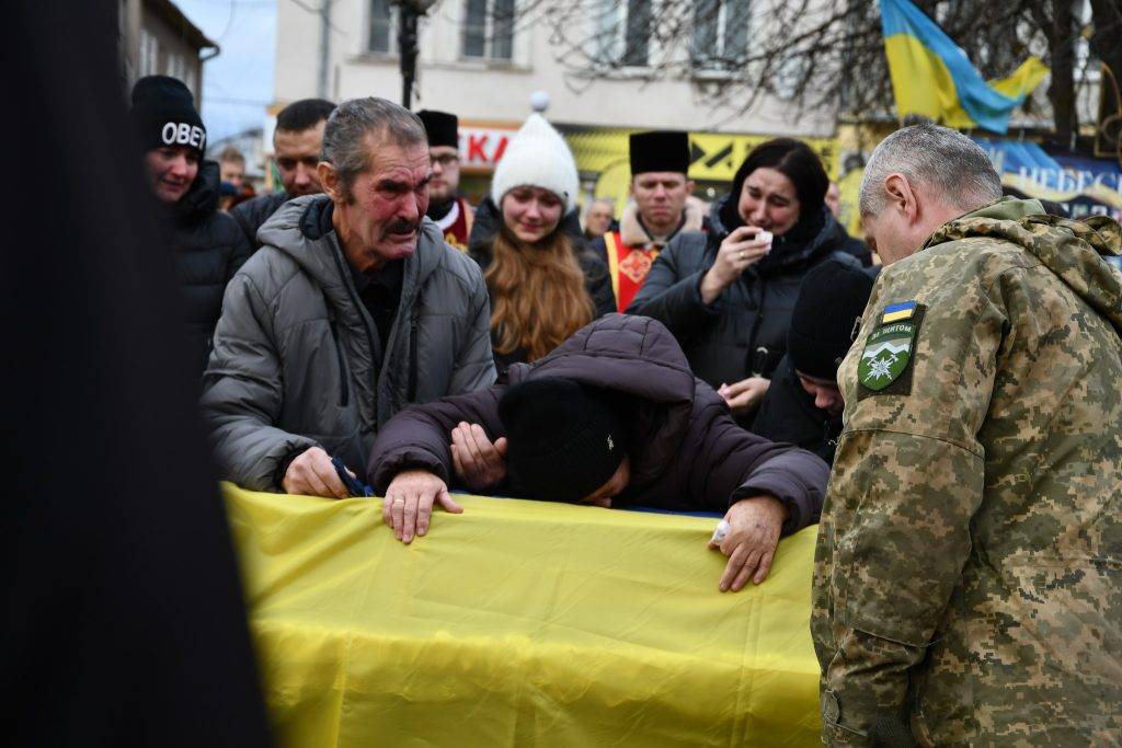 Рогатинська громада з почестями зустріла загиблого бійця Володимира Пилипіва