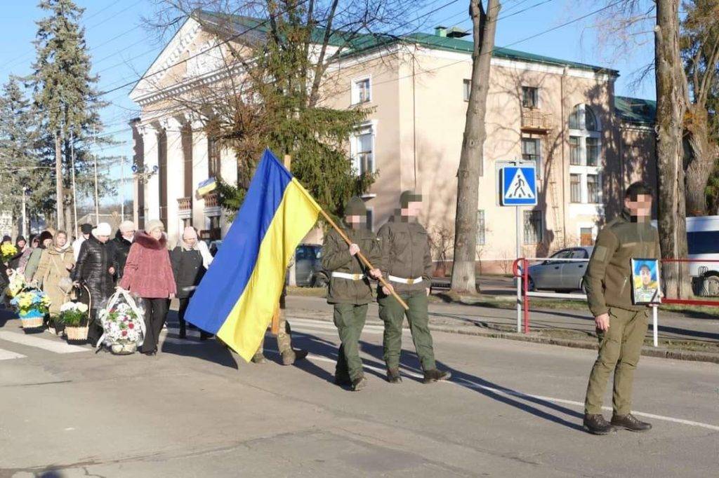 На Алеї Слави у Калуші поховали бійця Володимира Гордишинського