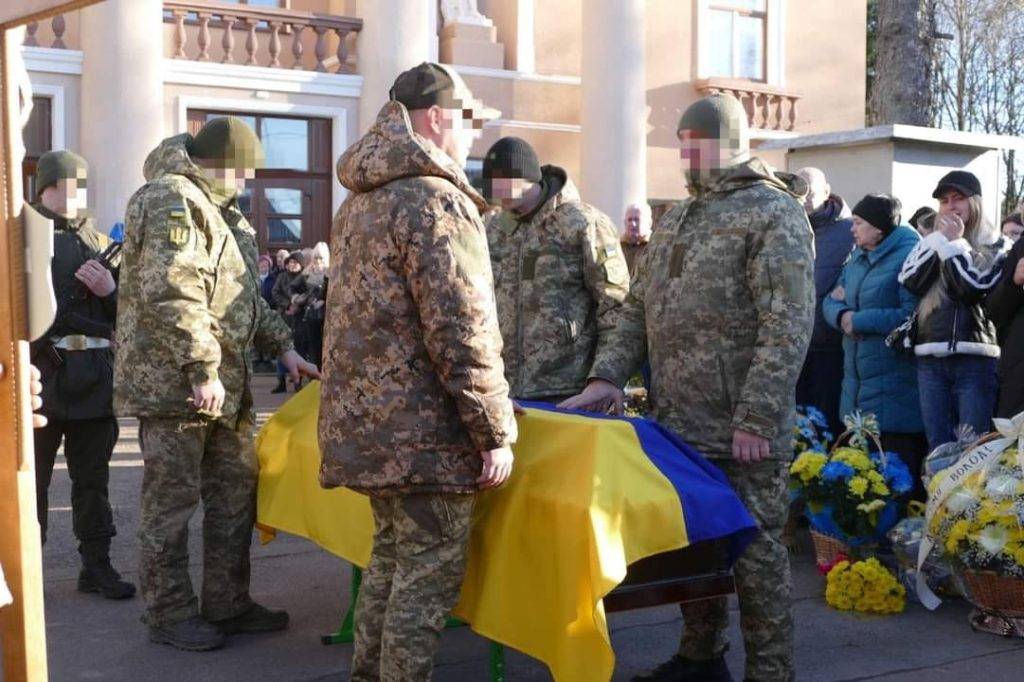 На Алеї Слави у Калуші поховали бійця Володимира Гордишинського