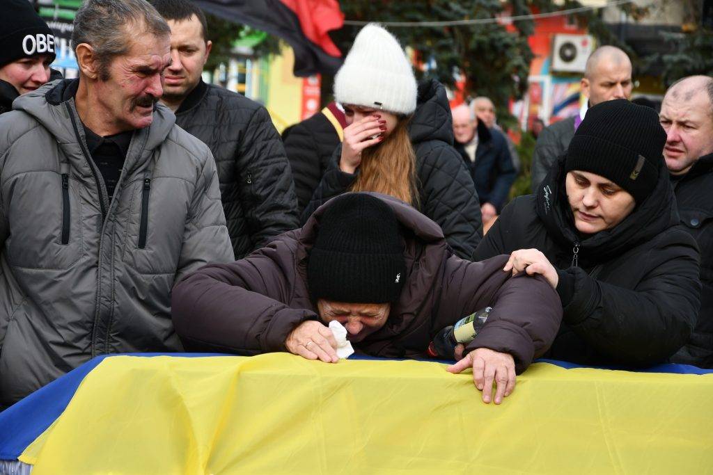 Рогатинська громада з почестями зустріла загиблого бійця Володимира Пилипіва