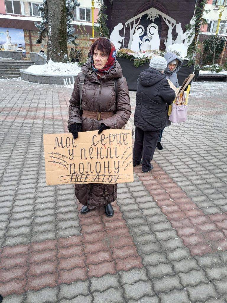 У центрі Івано-Франківська нагадали про військовополонених захисників