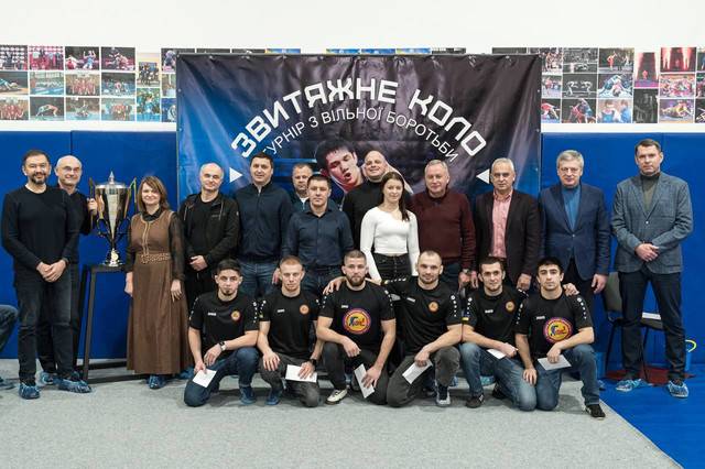 «Звитяжне коло»: Кубок України з вільної боротьби прибув на Франківщину