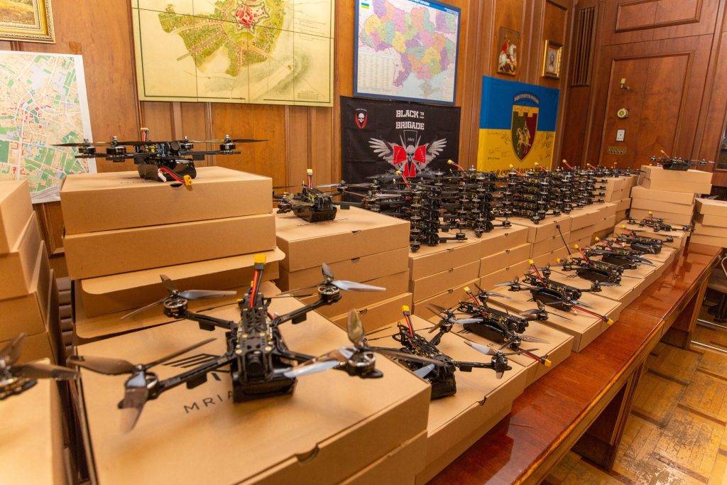 Франківська міська рада отримала першу партію дронів, закуплених в рамках тендеру