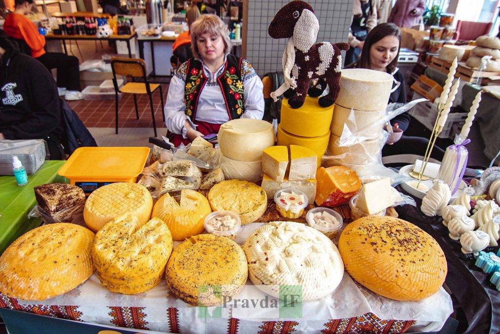 У Франківську на FOODOTEKA запрацював Різдвяний ярмарок. ФОТОРЕПОРТАЖ