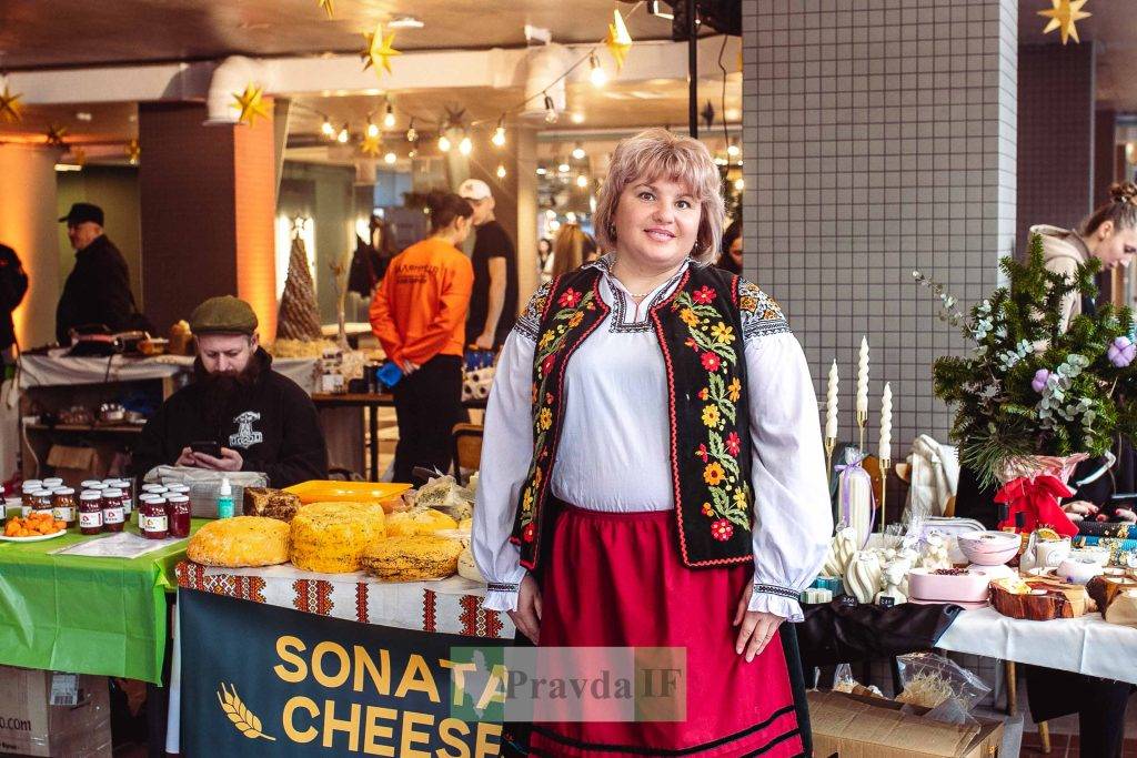 У Франківську на FOODOTEKA запрацював Різдвяний ярмарок. ФОТОРЕПОРТАЖ