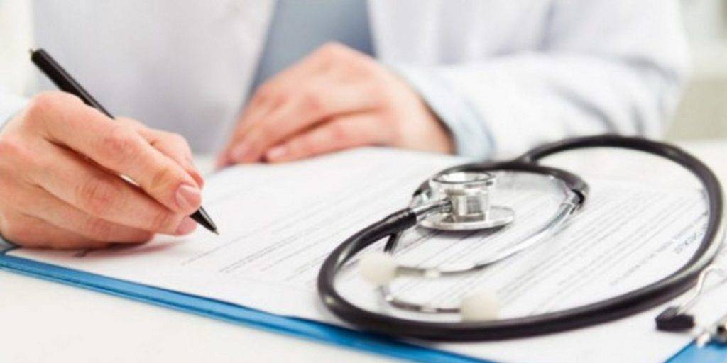 Двох медиків МСЕК в Івано-Франківській області спіймали на підробці документів