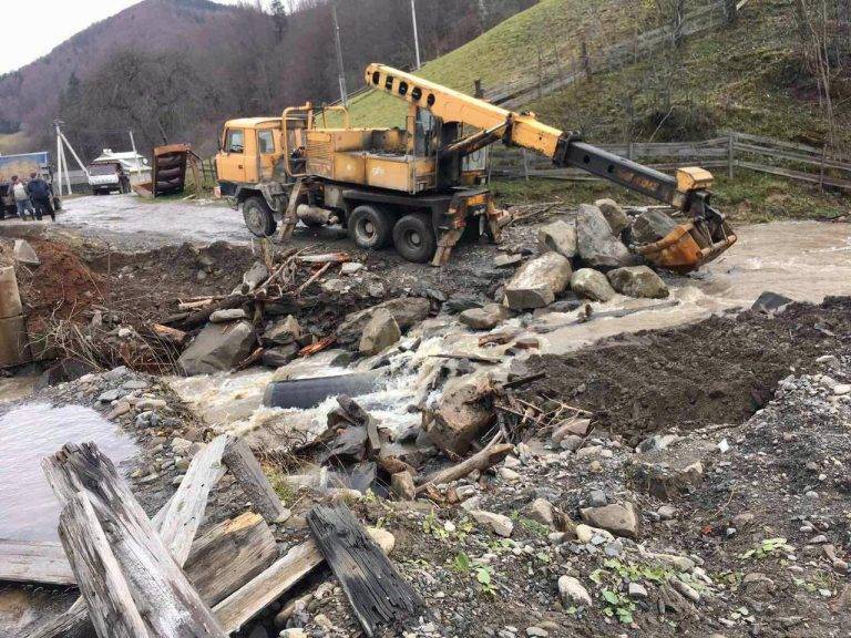 На Верховинщині через негоду немає проїзду до двох сіл