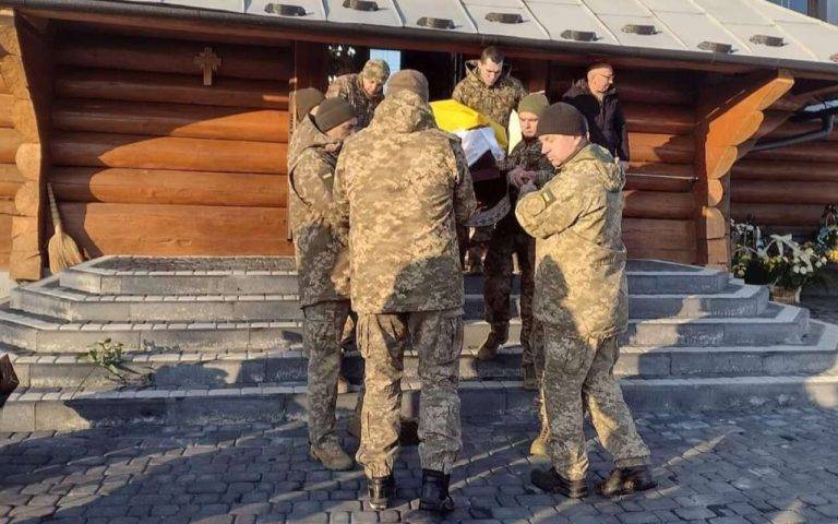 На Коломийщині з почестями провели в останню путь полеглого Миколу Морозюка