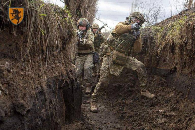 За минулу добу окупанти втратили майже 800 орків та дуже значну кількість техніки