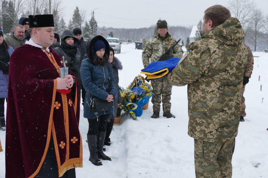 Калуська громада попрощалася з померлим захисником Віталієм Маснови