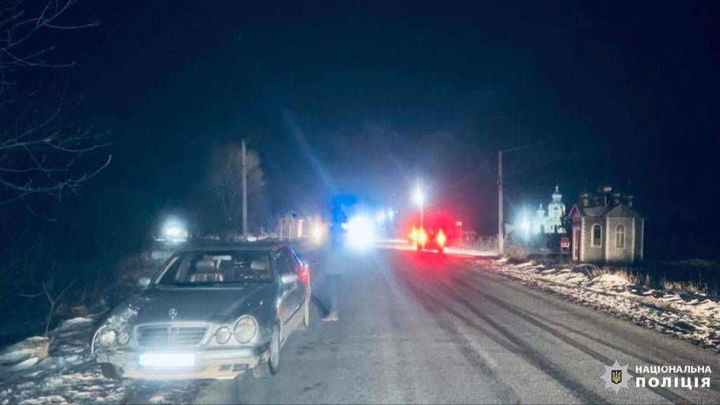 На Косівщині водій "Мерседеса" збив 24-річну жінку, вона померла у лікарні