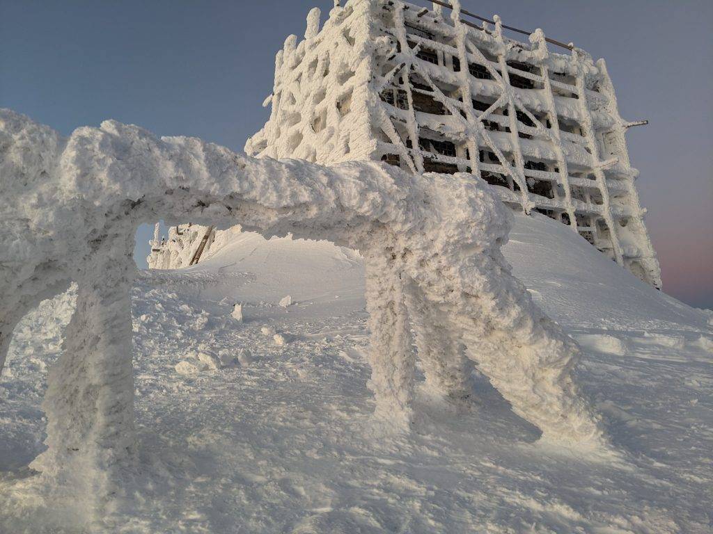 На верхів’ях Карпат температура опустилася до 12 градусів морозу