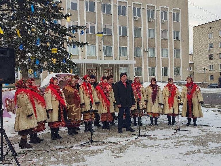 У Городенці організували масштабну розколяду та збирали гроші на ЗСУ