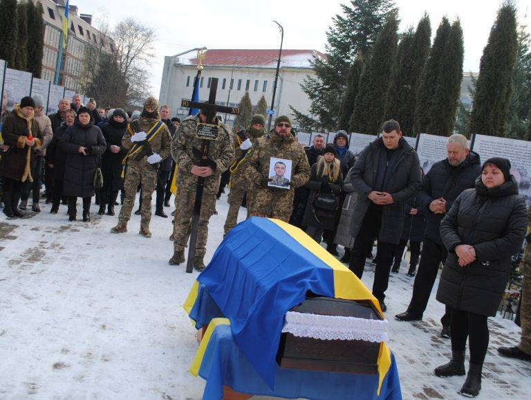 На Богородчанщині зустріли полеглого захисника Романа Лаврука