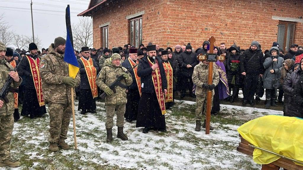 На Прикарпатті попрощалися із Володимиром Золотарчуком, який поліг на війні