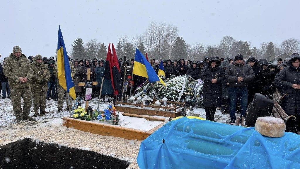 На Прикарпатті попрощалися із Володимиром Золотарчуком, який поліг на війні