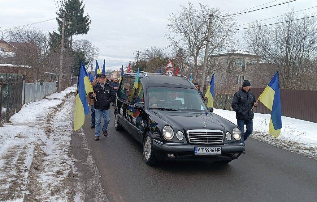 У Франківській громаді в останню земну путь провели Героя Володимира Пилипіва