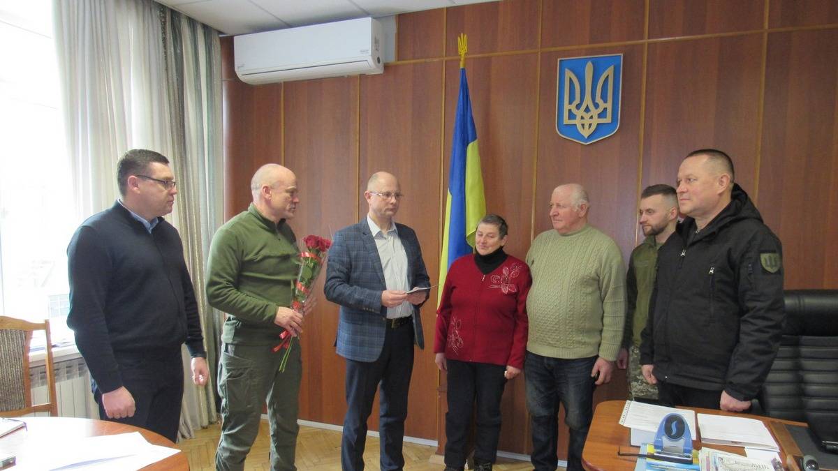 Бійця з Надвірнянщини відзначили “Золотимим Хрестом” Залужного