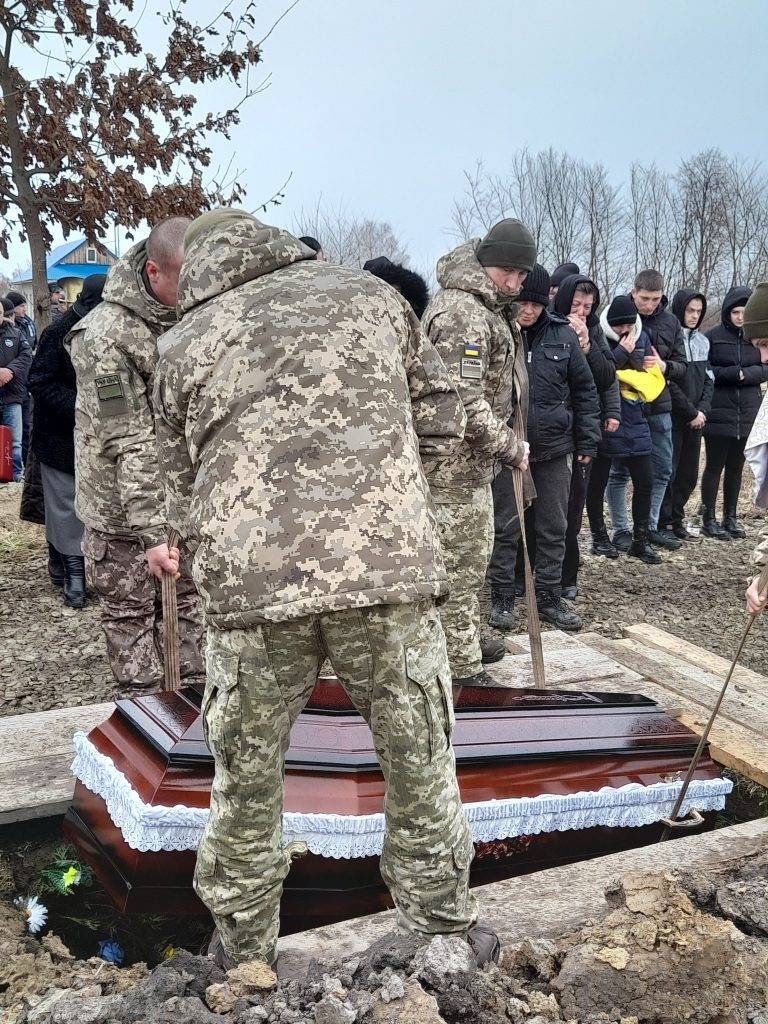 На Франківщині навіки попрощались із загиблим воїном Василем Гончаруком