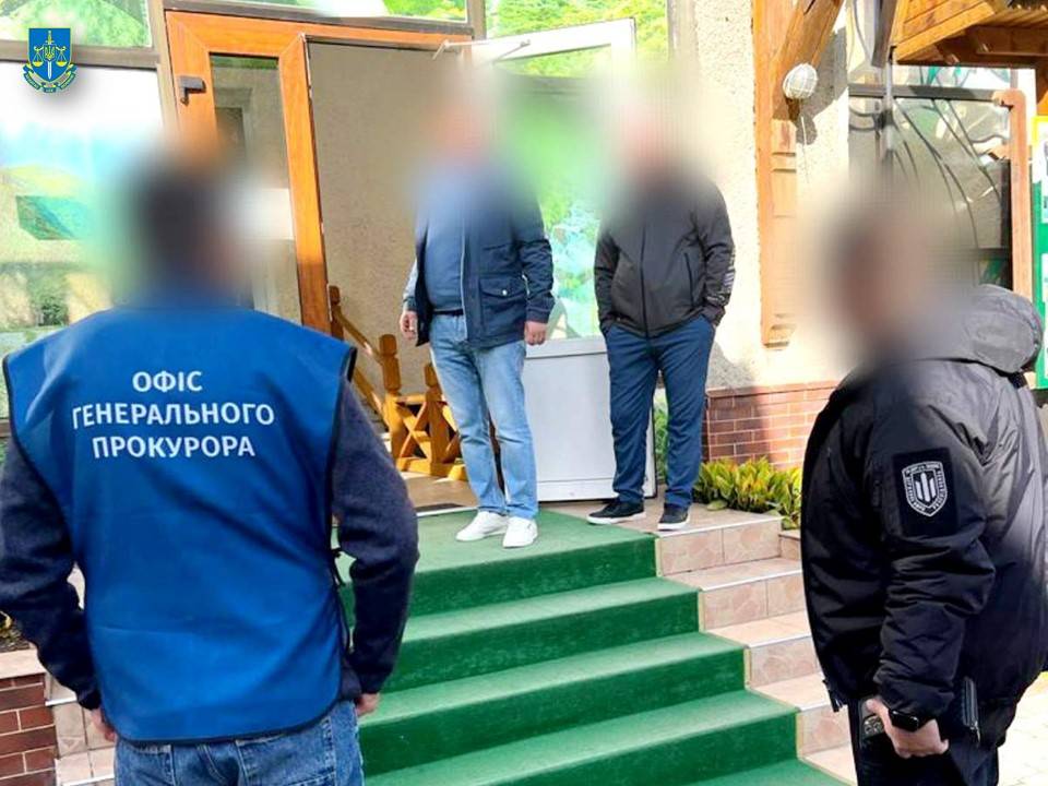 На Прикарпатті підозрюють у привласненні туристичного збору заступника директора та касира нацпарку