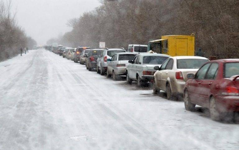 На в'їзді в Івано-Франківськ знову спостерігаються значні затори