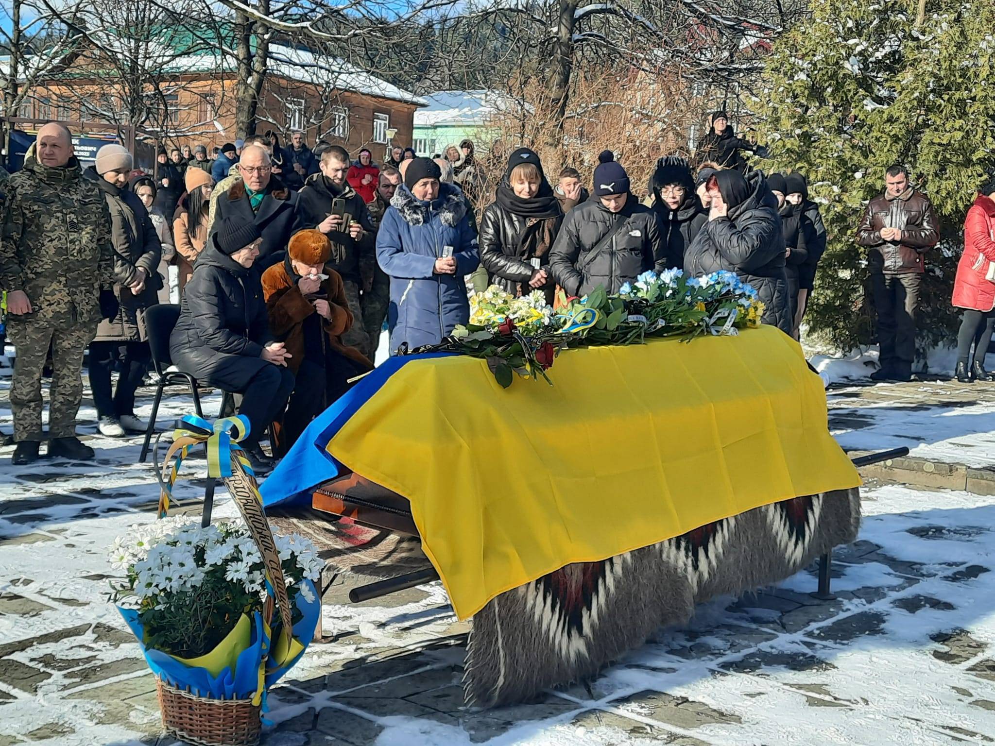 Сьогодні на Верховинщині проведуть в останню путь відважного воїна Володимира Семотюка