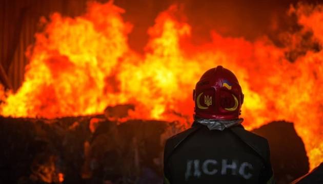 На Прикарпатті рятувальники ліквідували дві пожежі