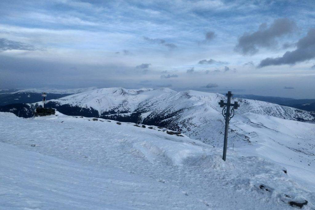 Безпечний відпочинок: що потрібно памʼятати про зимове сходження в гори