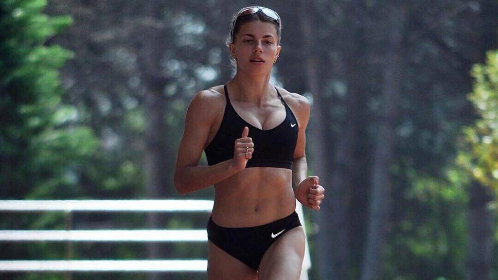 Українська легкоатлетка Марина Бех-Романчук похизувалася звабливими формами у бікіні