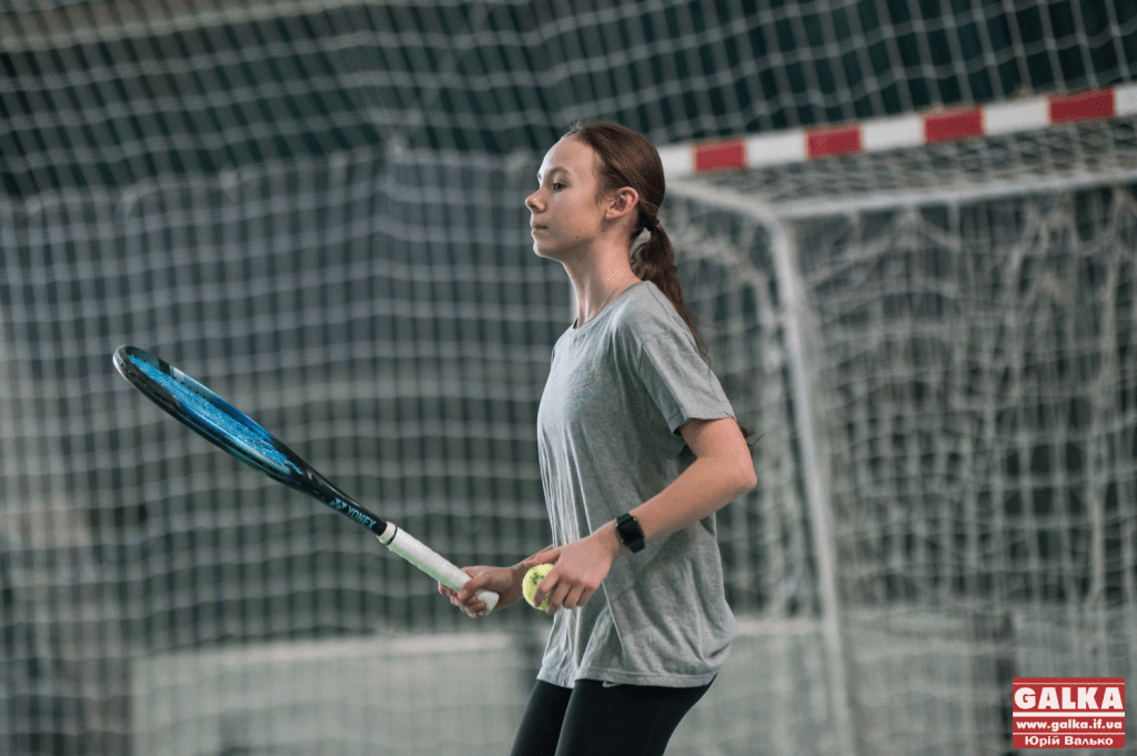 Займаються улюбленою справою: як тренуються юні франківські тенісисти