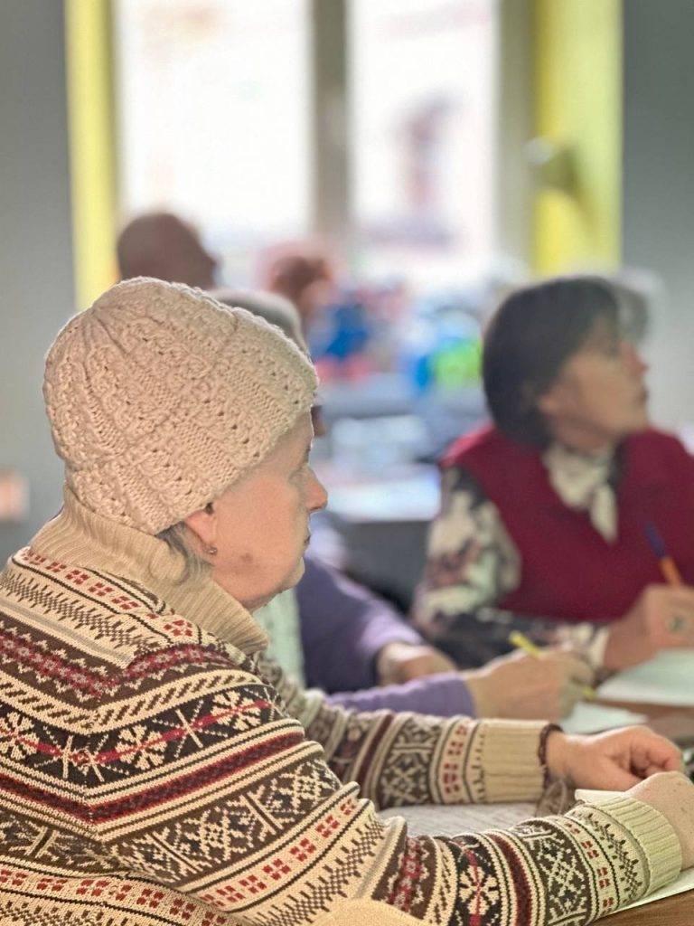 У Франківську літніх людей безкоштовно навчають основам цифрової грамотності