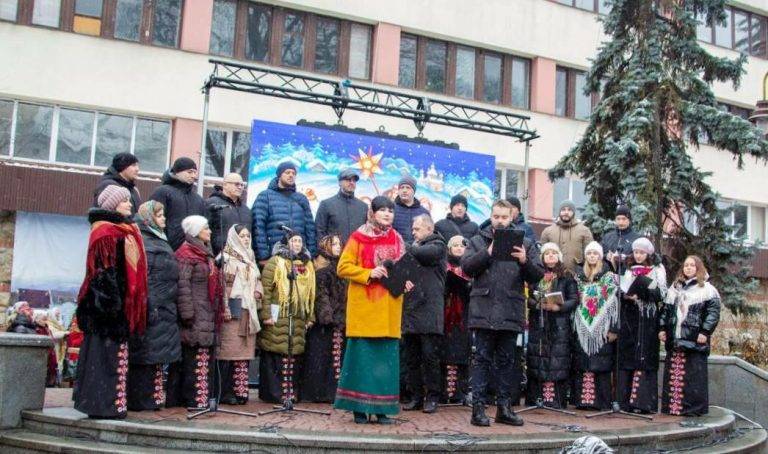 На Вічевому майдані у Франківську відбулася загальноміська Розколяда